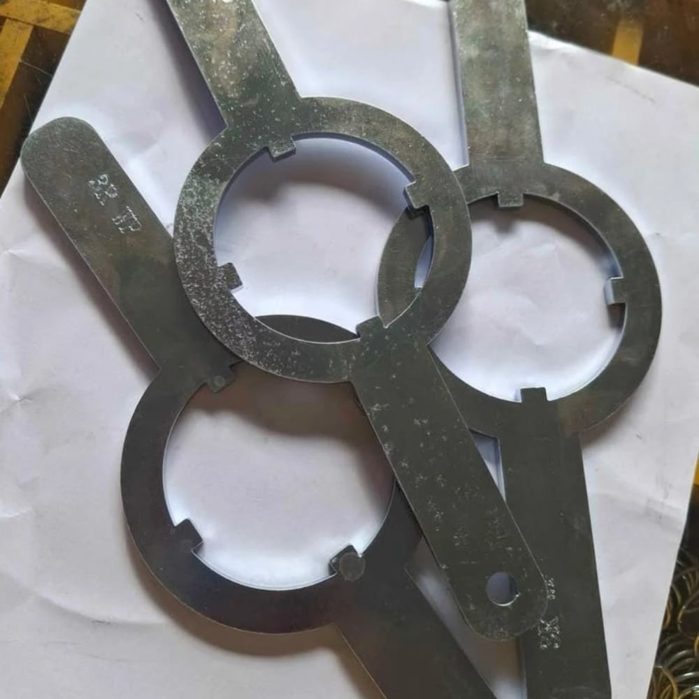 Llave universal calibre 1/4 reforzada